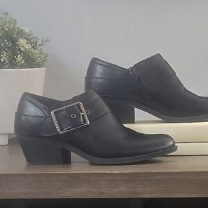1065 Frye & Co. Ankle Booties Black Berlyn Bucket Sz 6.5 Comfortable Classy NWOB